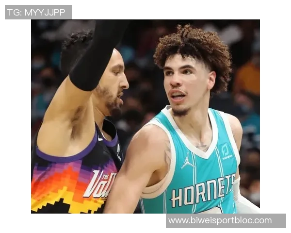 布克反思失误原因称对球处理过于随意并强调团队化学反应仍在培养中